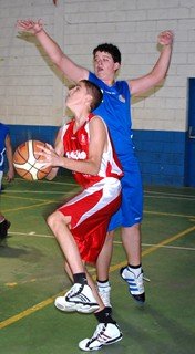 Sergio Sangorriín en un encuentro con el Cadete 