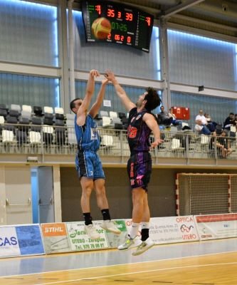 Gran actuación de Nacho Per (Encuentro PLAYOFF QUIMICAMP CB. OCTAVUS & OLD SCHOOL)<br />Fotografía: CB OCTAVUS